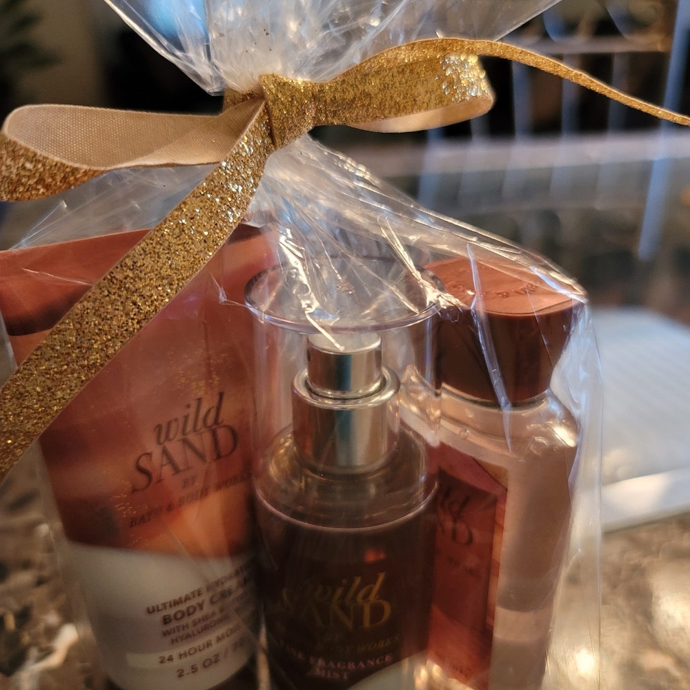 Bath and Body Works Wild Sands Set
